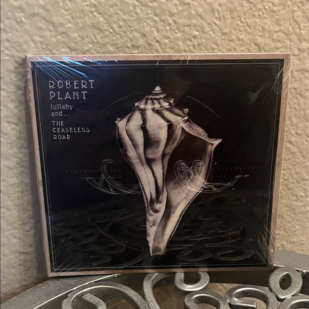 Robert Plant CD “Lullaby And… The Ceaseless Roar” NEW